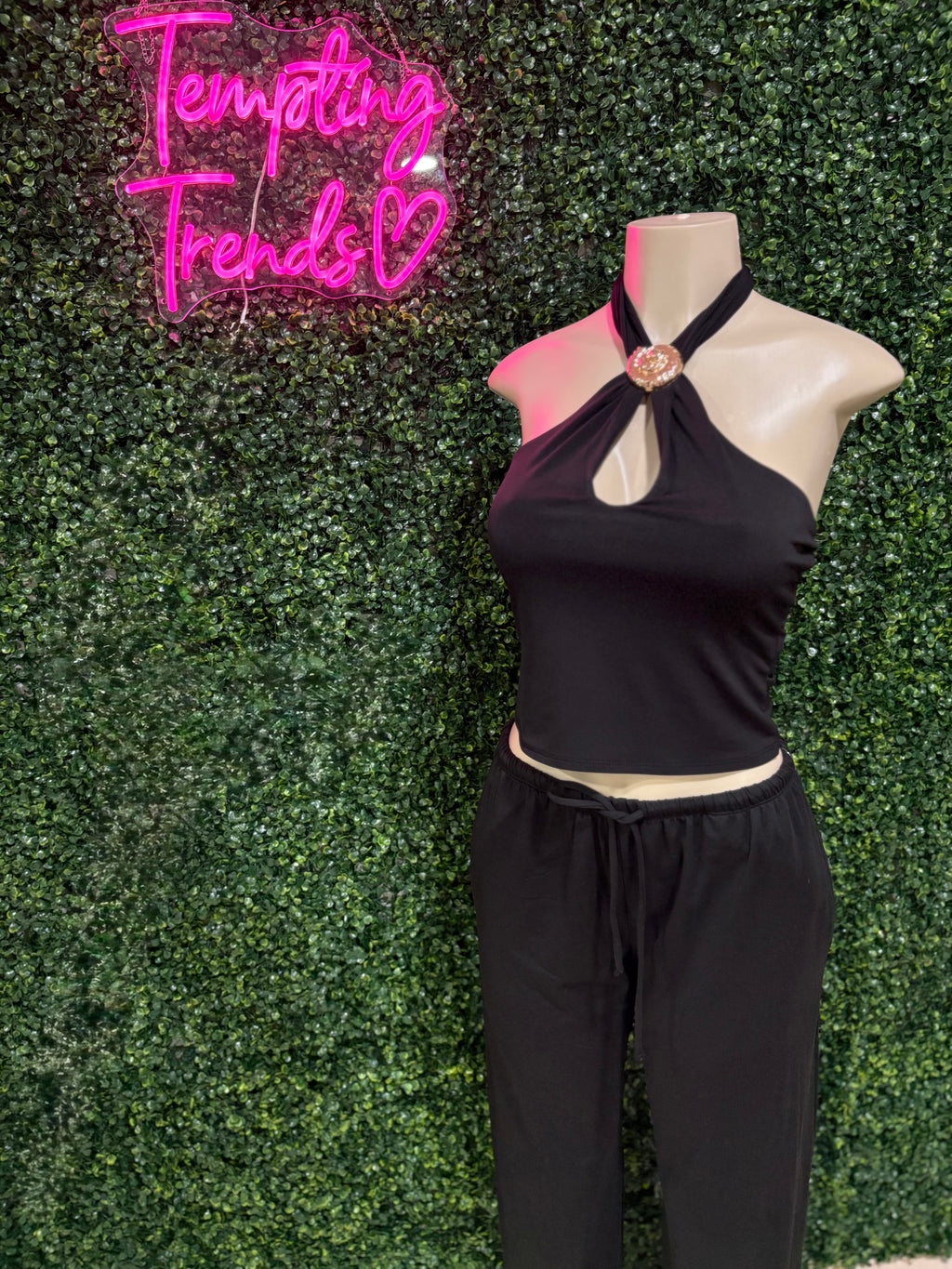 Seashell buckle halter top